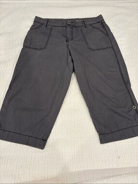 Carhartt Women’s Relaxed Fit Crop Pants with Button Cuff
Size 10 Relaxed Fit